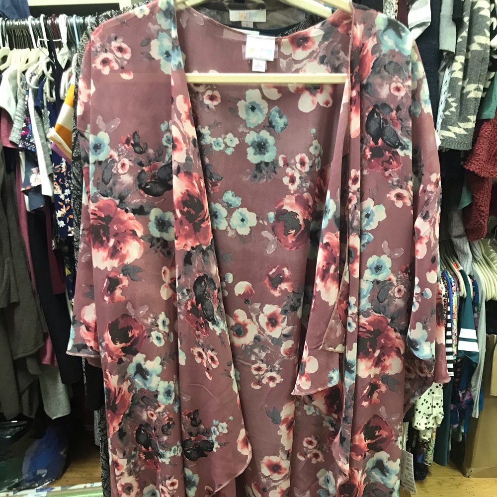 Brand new with tags Lularoe L Shirley